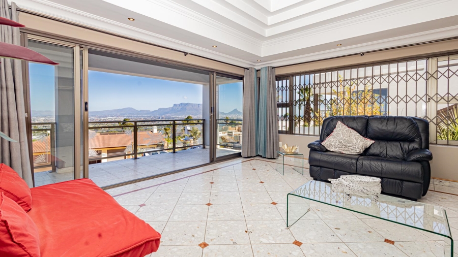7 Bedroom Property for Sale in Plattekloof Western Cape